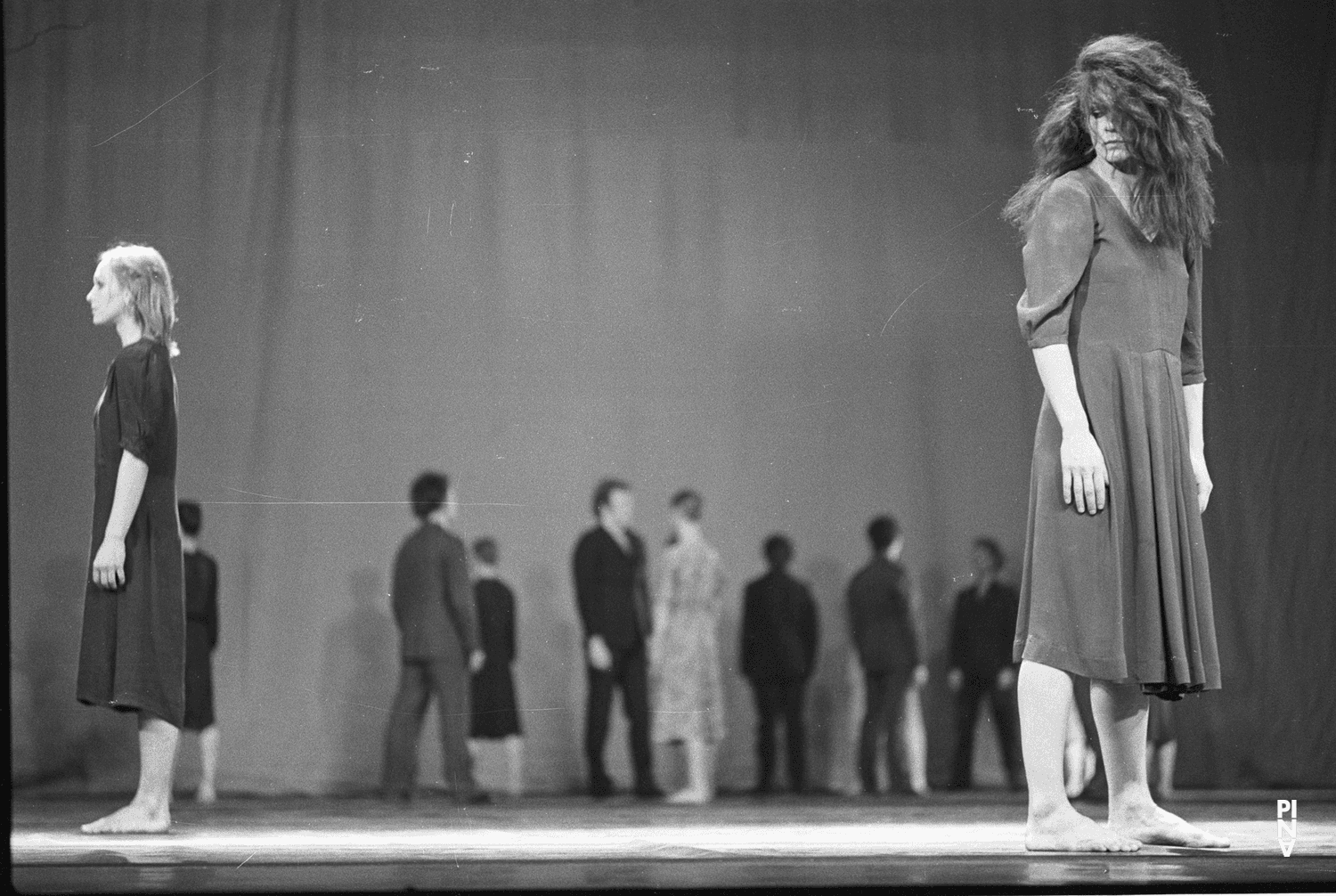 Malou Airaudo and Marlis Alt in “Adagio – Five Songs by Gustav Mahler” by Pina Bausch