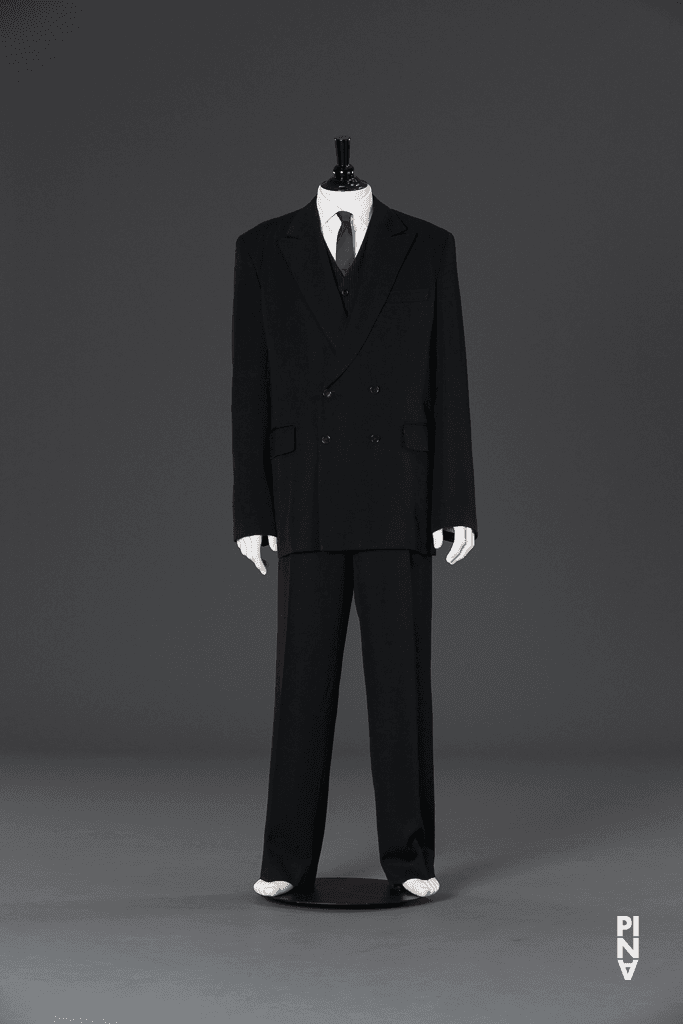 Anzug, getragen in „Bandoneon“ von Pina Bausch