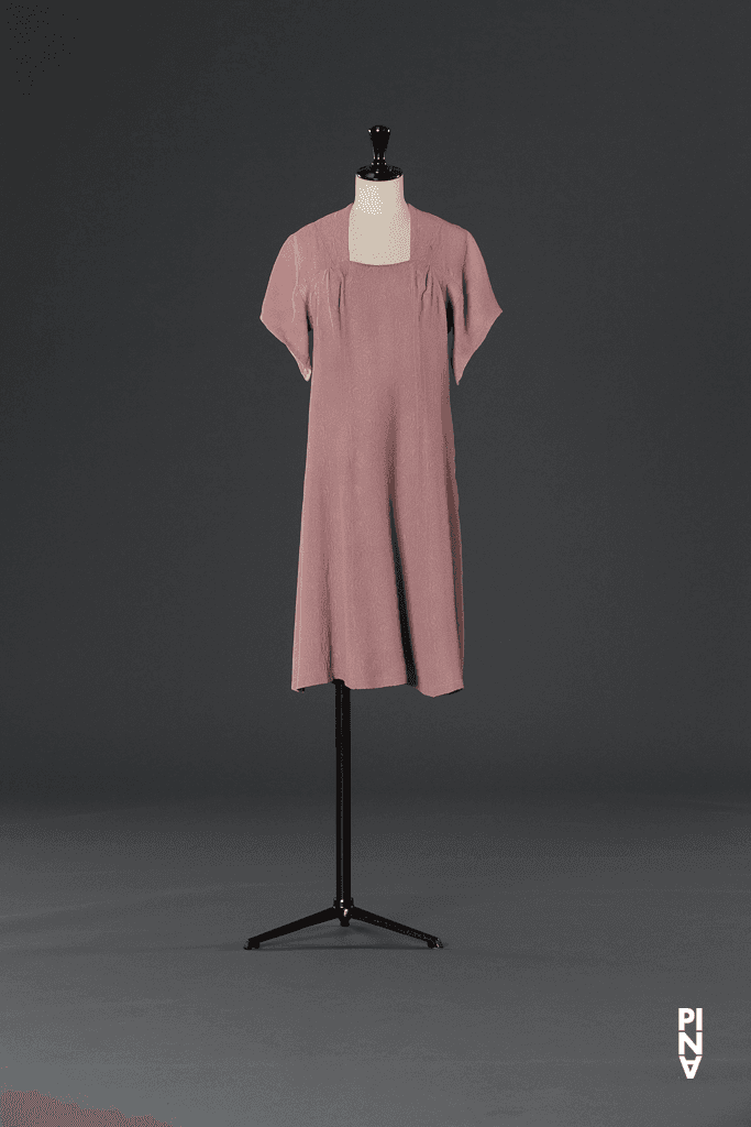 Kurzes Kleid, getragen in „Bandoneon“ von Pina Bausch