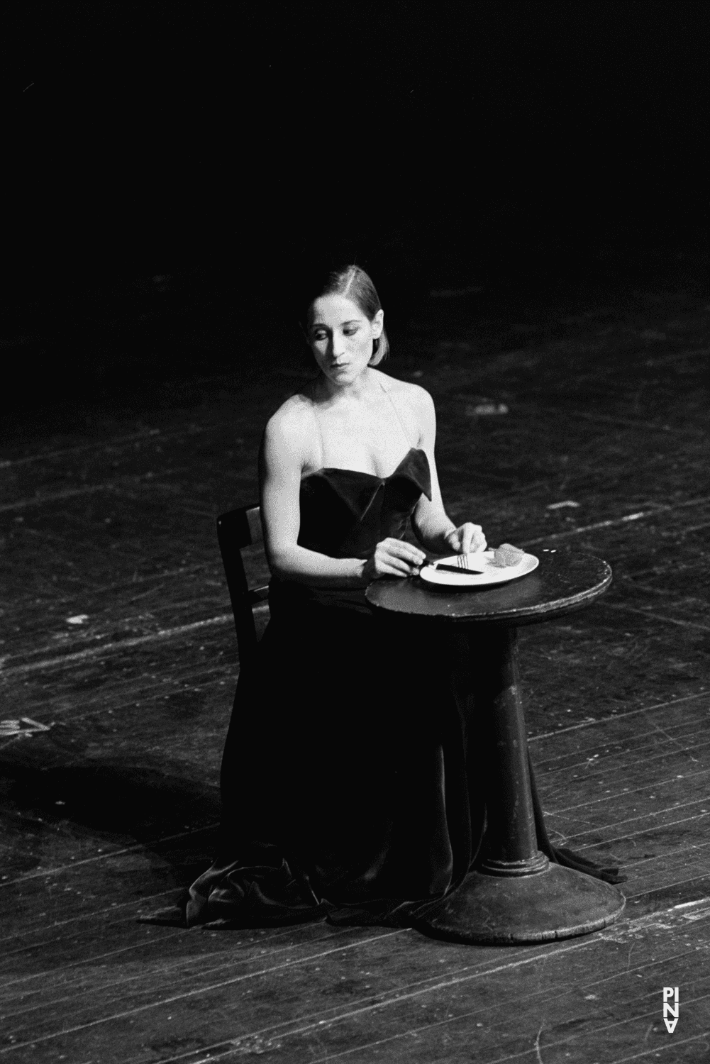 Dana Sapiro dans « Bandonéon » de Pina Bausch