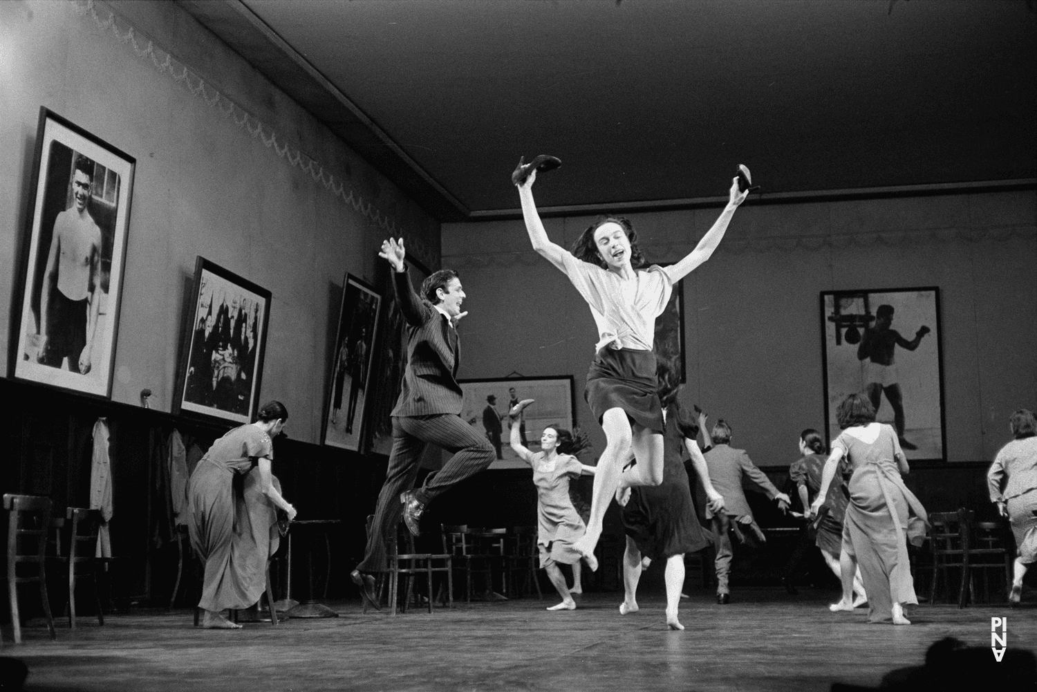 Anne Martin, Urs Kaufmann et Beatrice Libonati dans « Bandonéon » de Pina Bausch à l'Opernhaus Wuppertal, saison 1986/87
