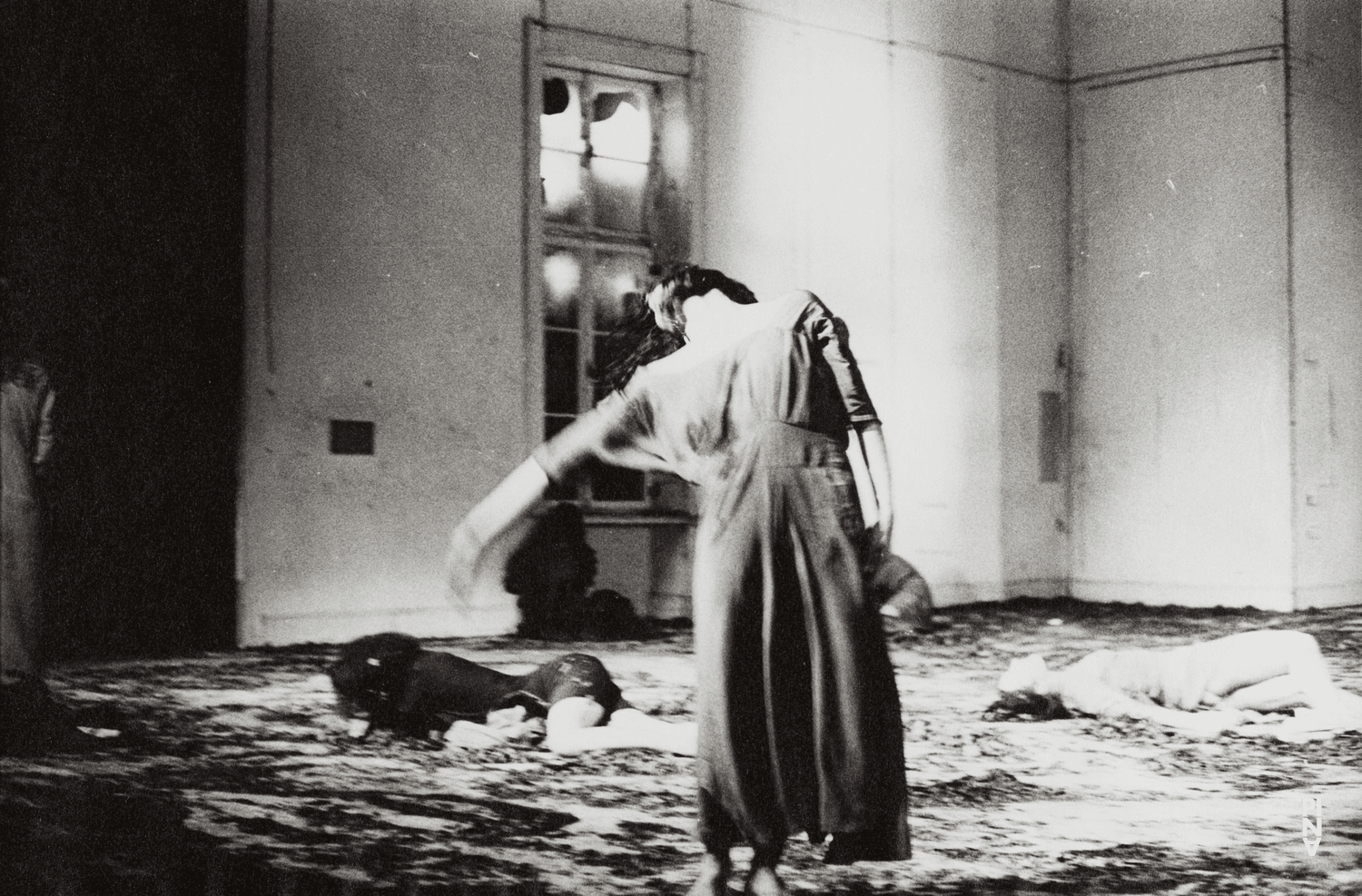 Beatrice Libonati and Heide Tegeder in “Bluebeard. While Listening to a Tape Recording of Béla Bartók's Opera "Duke Bluebeard's Castle"” by Pina Bausch