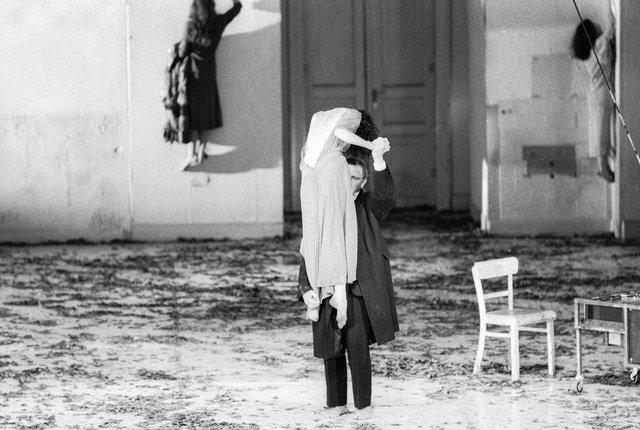 Hans Dieter Knebel in “Bluebeard. While Listening to a Tape Recording of Béla Bartók's Opera "Duke Bluebeard's Castle"” by Pina Bausch at Théâtre de la Ville Paris, season 1978/79