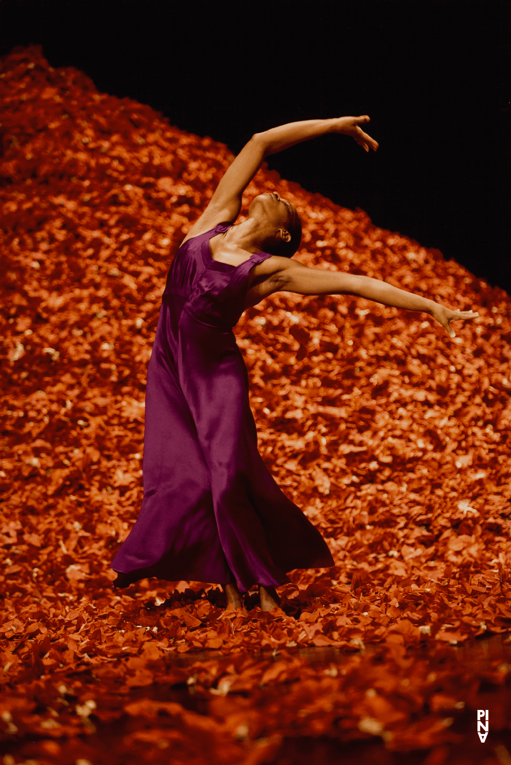 Regina Advento in „Der Fensterputzer“ von Pina Bausch