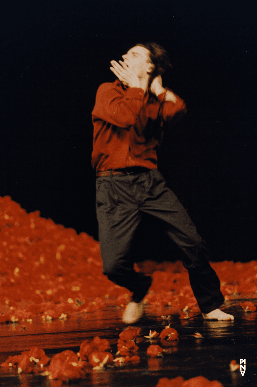 Bernd Uwe Marszan in „Der Fensterputzer“ von Pina Bausch
