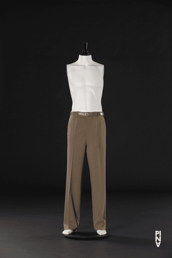 Pantalon, porté par « Der Fensterputzer (Le laveur de vitres) » de Pina Bausch