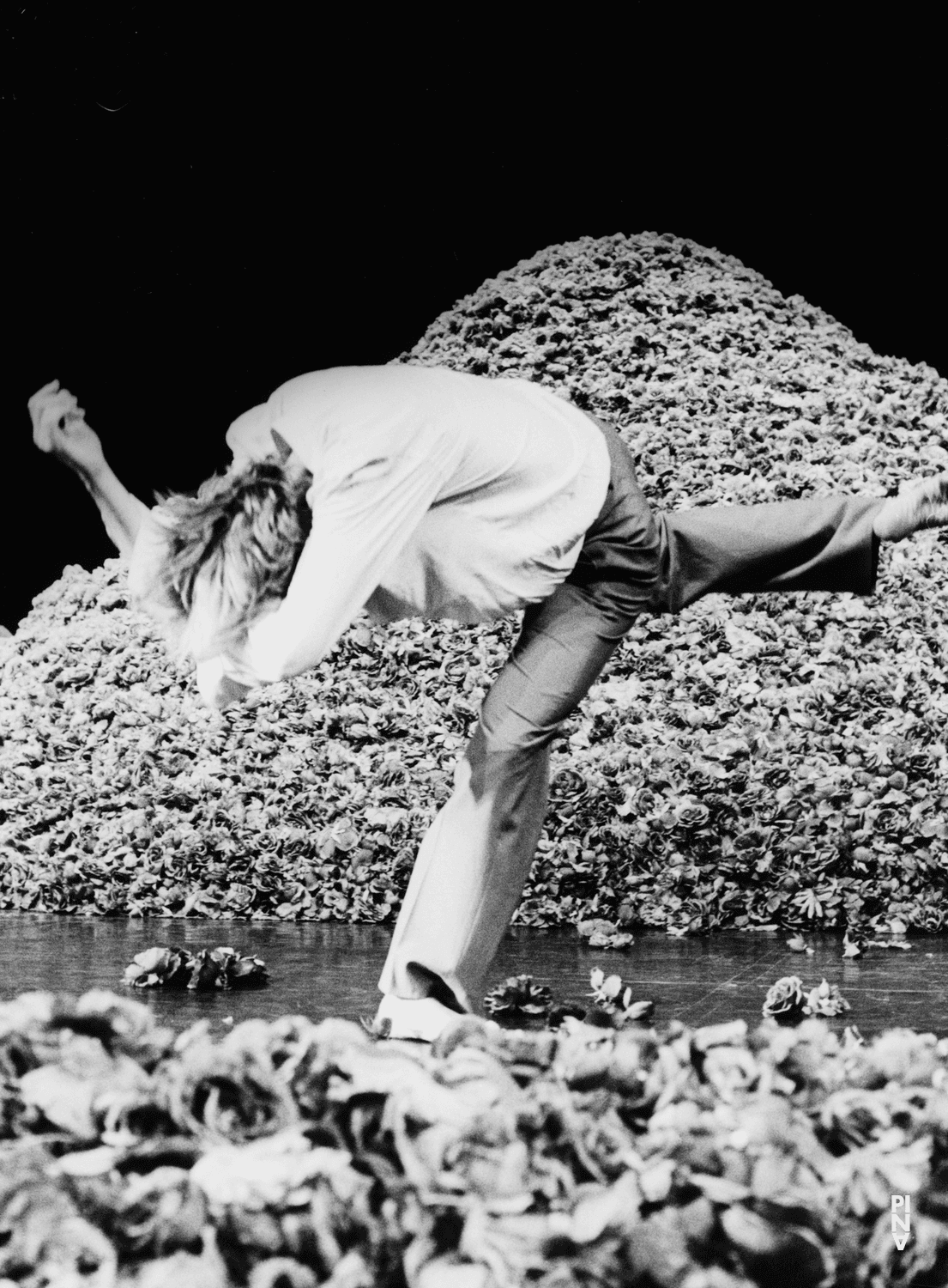 Dominique Mercy in “Der Fensterputzer (The Window Washer)” by Pina Bausch
