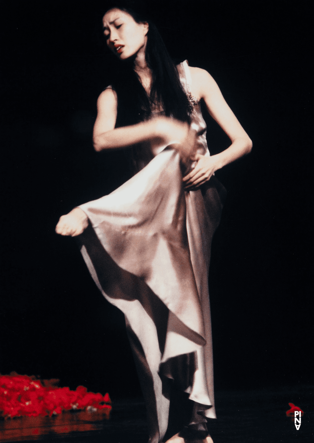 Nayoung Kim in “Der Fensterputzer (The Window Washer)” by Pina Bausch