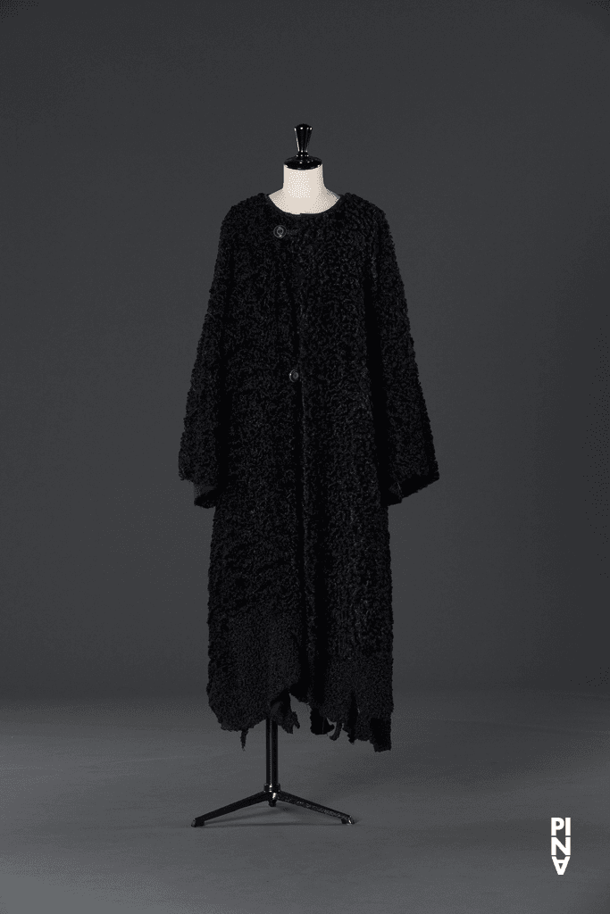 Mantel, getragen von Tjitske Broersma in „Fritz“ von Pina Bausch