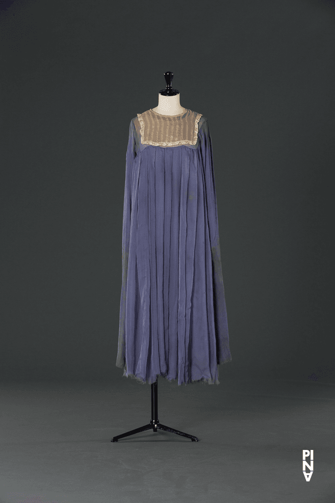 Long dress worn by Catherine Denisot in “Fritz” by Pina Bausch