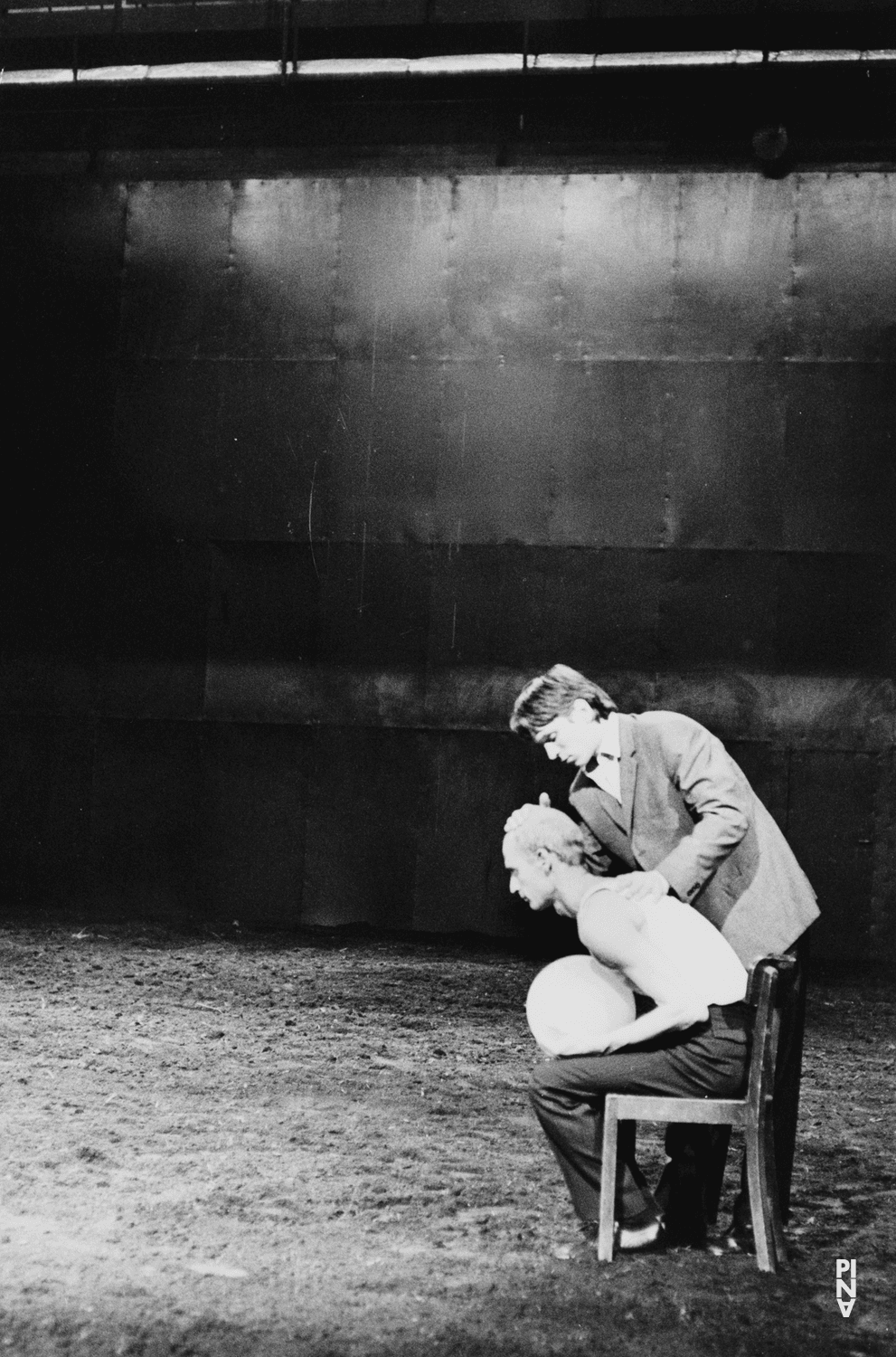 Jakob Haahr Andersen and Francis Viet in “Auf dem Gebirge hat man ein Geschrei gehört (On the Mountain a Cry Was Heard)” by Pina Bausch