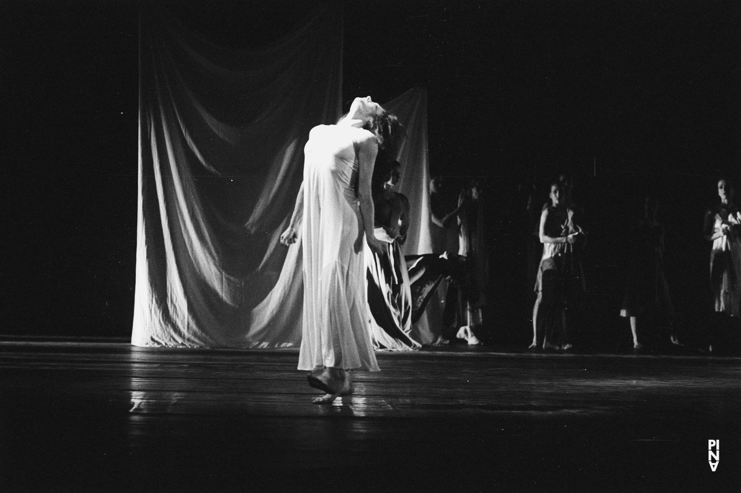 Malou Airaudo in „Iphigenie auf Tauris“ von Pina Bausch im Opernhaus Wuppertal, Spielzeit 1973/74