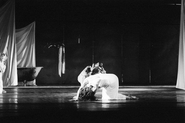 « Iphigenie auf Tauris » de Pina Bausch avec Tanztheater Wuppertal à l'Opernhaus Wuppertal (Allemagne), 20 avril 1974
