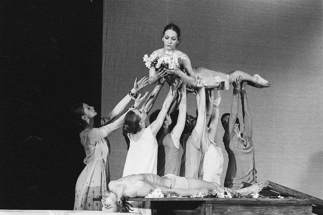Dominique Mercy, Vivienne Newport and Hiltrud Blanck in “Iphigenie auf Tauris” by Pina Bausch with Tanztheater Wuppertal at Opernhaus Wuppertal (Germany), April 20, 1974