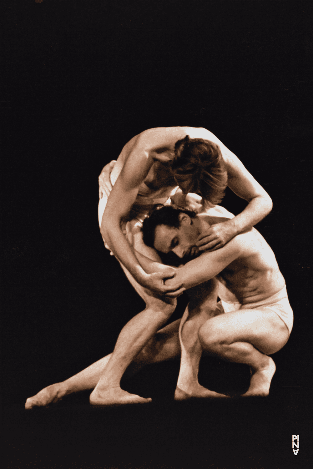 Dominique Mercy und Bernd Uwe Marszan in „Iphigenie auf Tauris“ von Pina Bausch