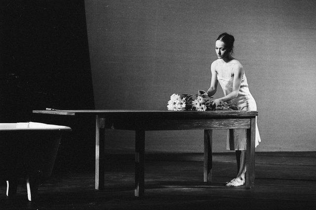 Vivienne Newport in „Iphigenie auf Tauris“ von Pina Bausch im Opernhaus Wuppertal, Spielzeit 1973/74