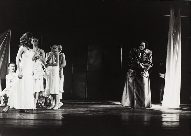 „Iphigenie auf Tauris“ von Pina Bausch im Opernhaus Wuppertal, Spielzeit 1973/74