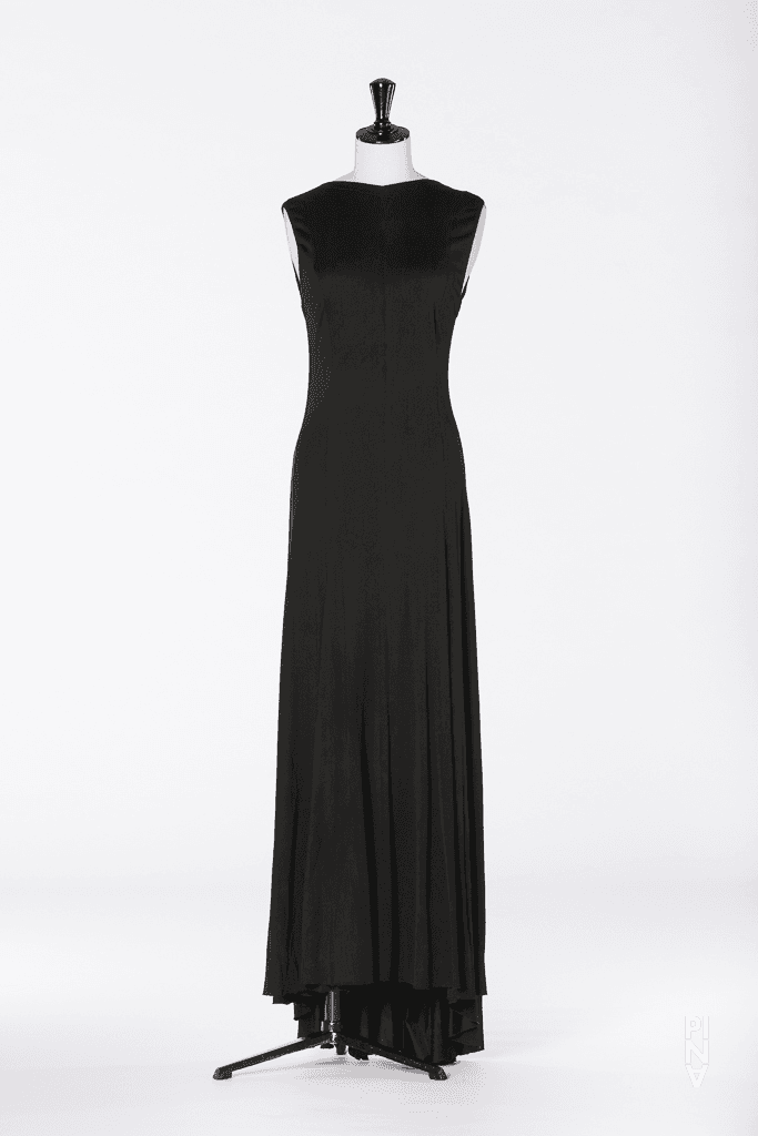 Langes Kleid, getragen in „Iphigenie auf Tauris“ von Pina Bausch