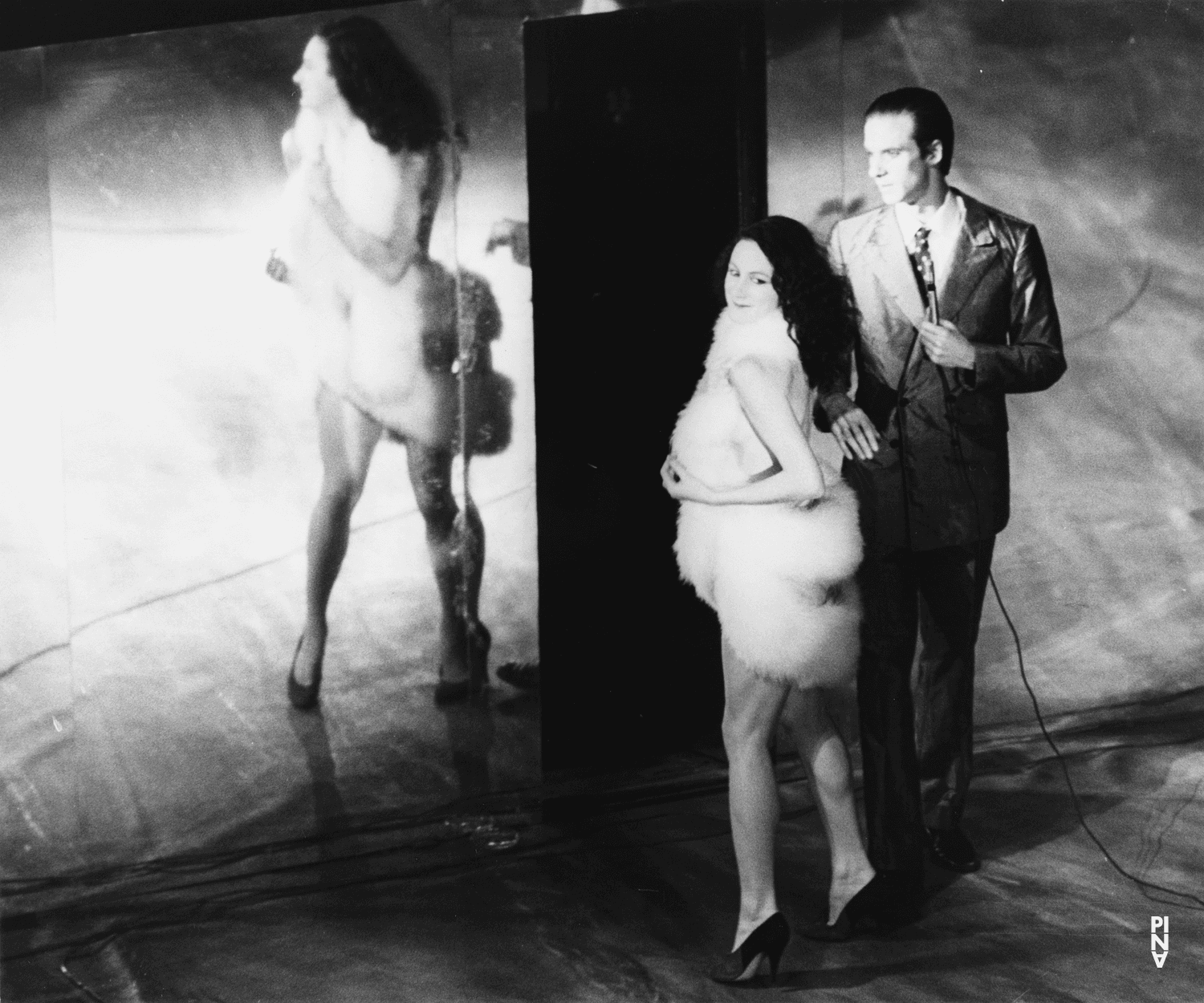 Gary Austin Crocker et Meryl Tankard dans « Keuschheitslegende (La légende de la chasteté) » de Pina Bausch