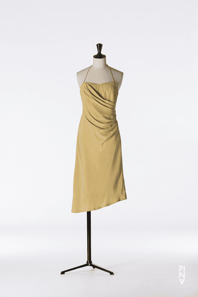 Kurzes Kleid, getragen in „Kontakthof“ von Pina Bausch