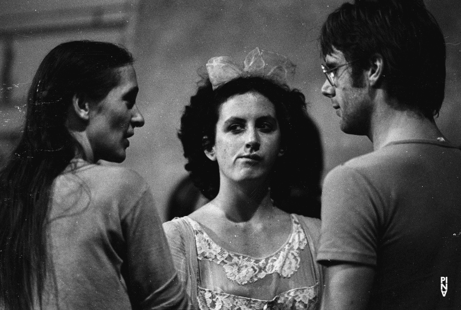 Meryl Tankard, Ed Kortlandt et Pina Bausch dans « Kontakthof » de Pina Bausch au Lichtburg Wuppertal