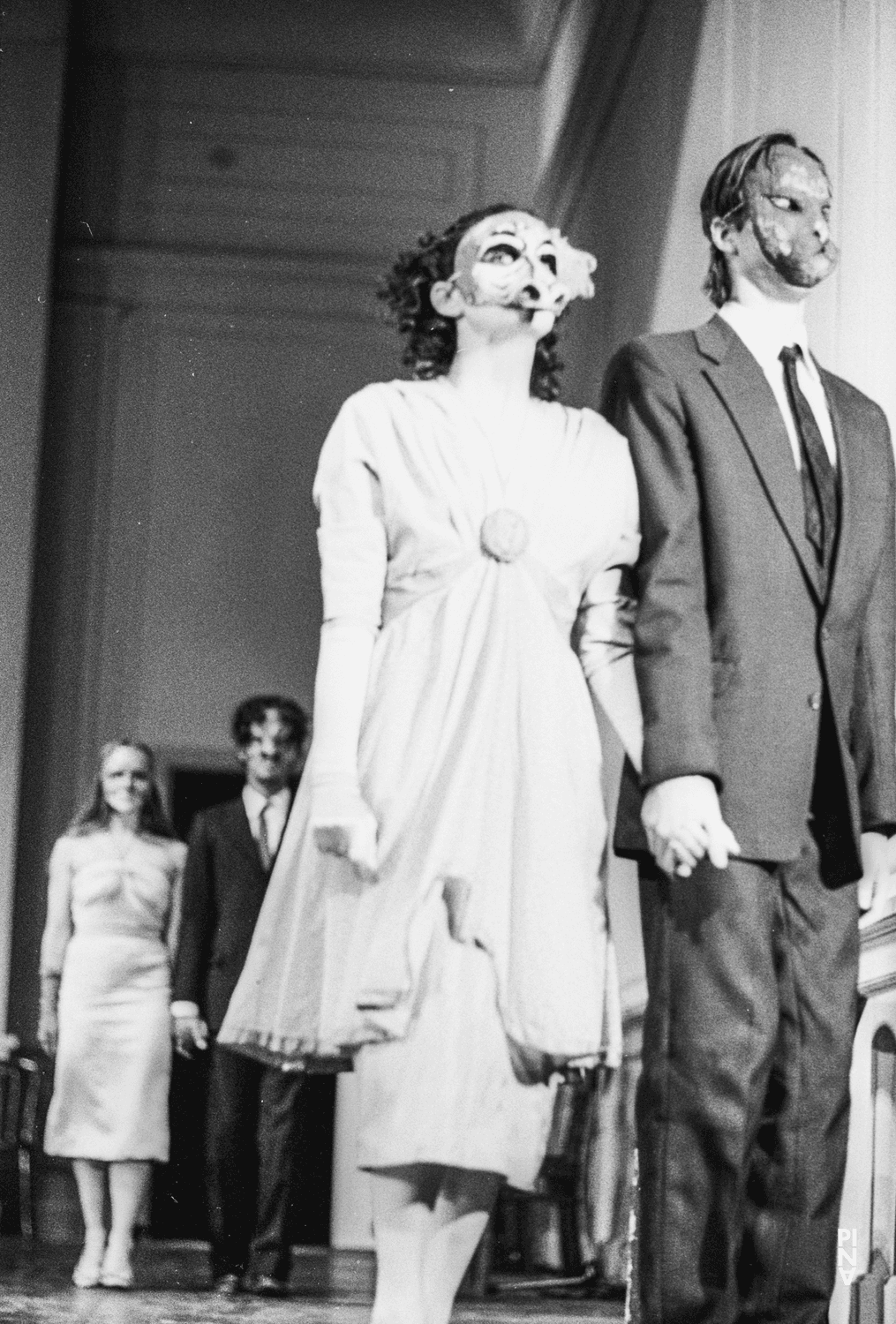 Meryl Tankard und Gary Austin Crocker in „Kontakthof“ von Pina Bausch