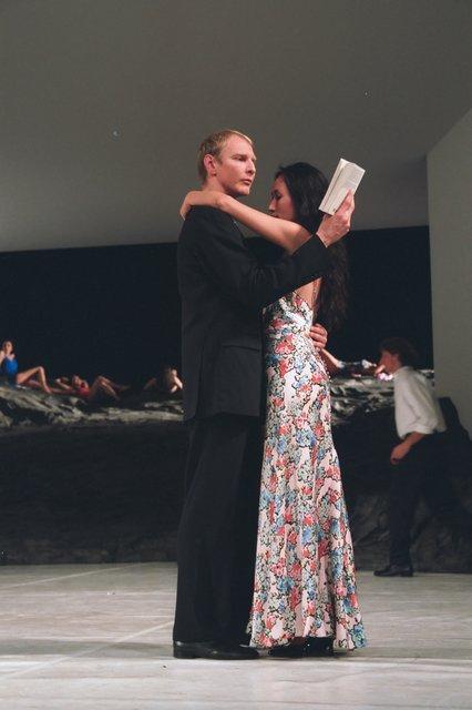 Andrey Berezin et Nayoung Kim dans « Masurca Fogo » de Pina Bausch avec Tanztheater Wuppertal au Aalto Theater Essen (Allemagne), 22 novembre 2008