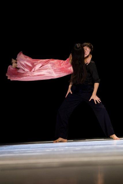 Aleš Čuček dans « "... como el musguito en la piedra, ay si, si, si ..." (Comme la mousse sur la pierre) » de Pina Bausch avec Tanztheater Wuppertal à l'Opernhaus Wuppertal (Allemagne), 11 juin 2009