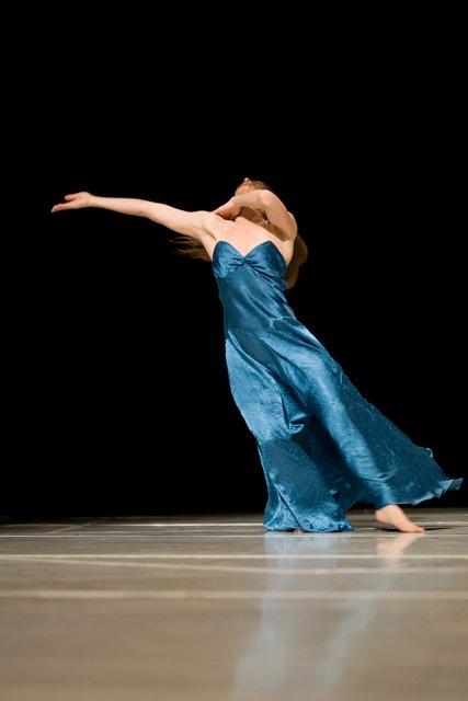 Thusnelda Mercy in „"... como el musguito en la piedra, ay si, si, si ..." (Wie das Moos auf dem Stein)“ von Pina Bausch mit Tanztheater Wuppertal im Opernhaus Wuppertal (Deutschland), 11. Juni 2009