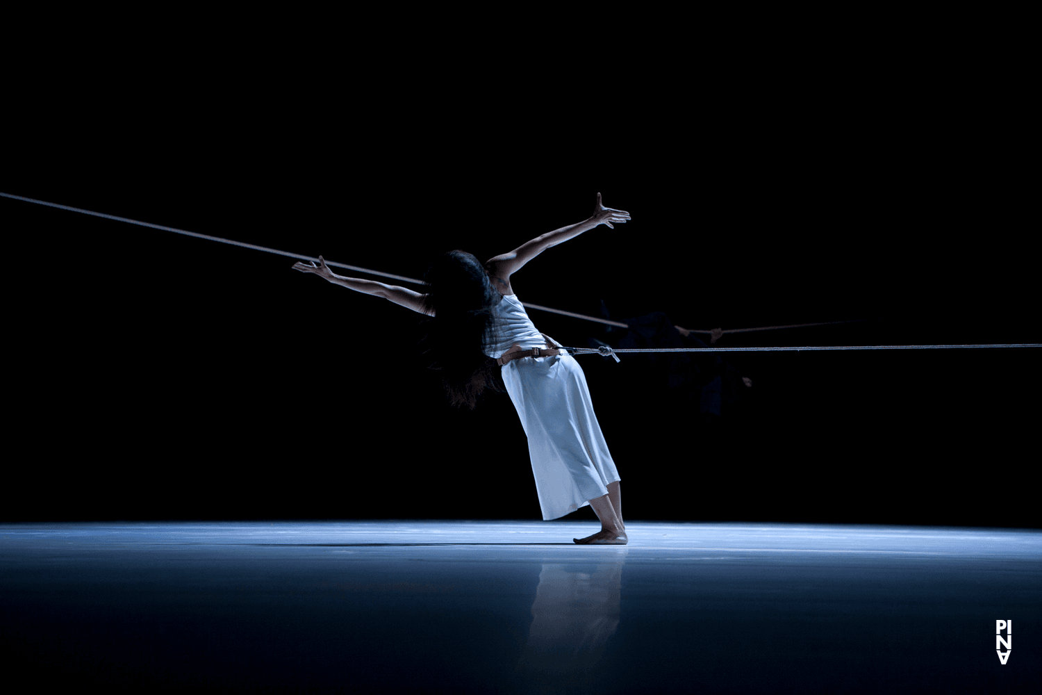 « "... como el musguito en la piedra, ay si, si, si ..." (Comme la mousse sur la pierre) » de Pina Bausch avec Tanztheater Wuppertal à l'Opernhaus Wuppertal (Allemagne), 2 juin 2011