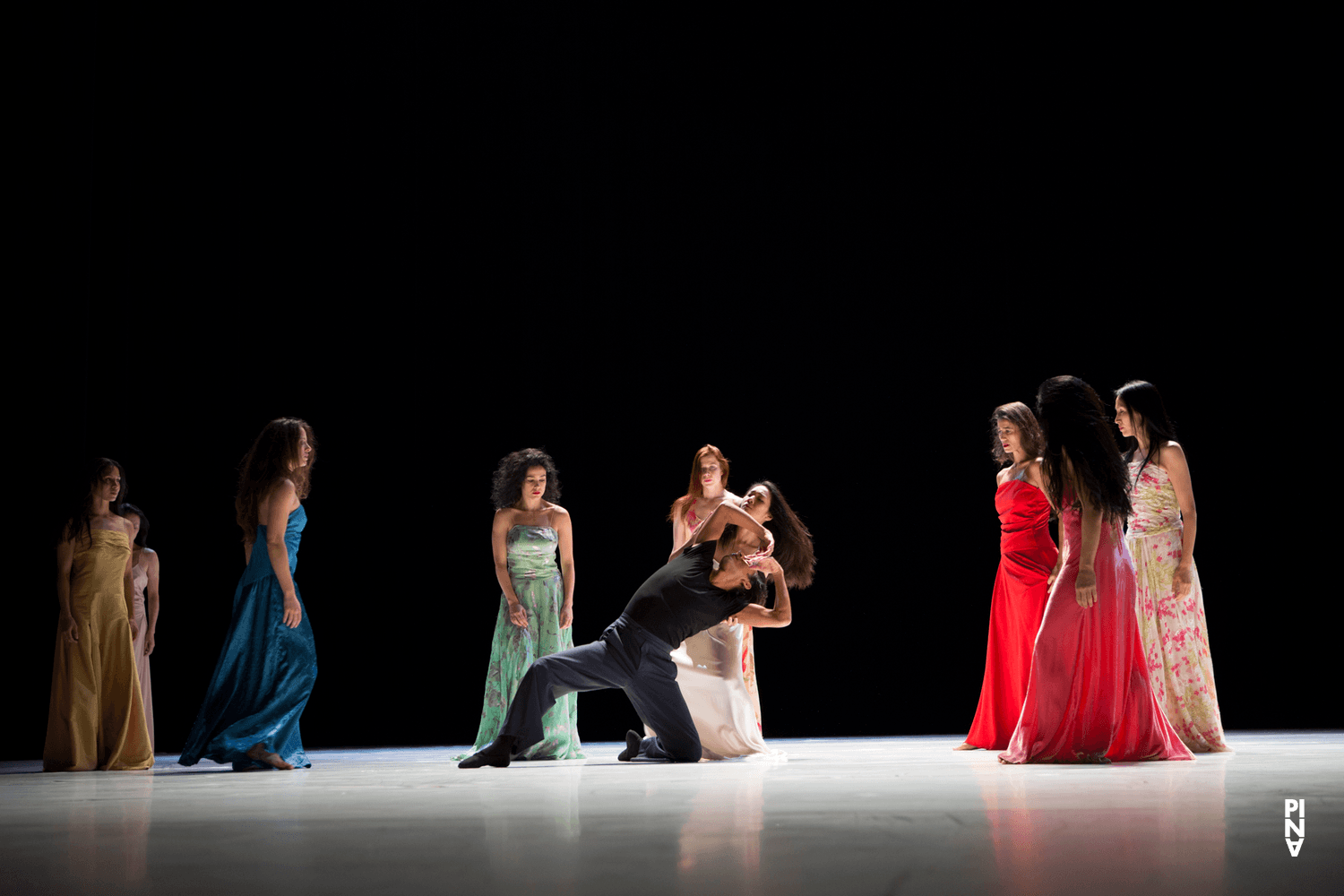 „"... como el musguito en la piedra, ay si, si, si ..." (Wie das Moos auf dem Stein)“ von Pina Bausch mit Tanztheater Wuppertal im Opernhaus Wuppertal (Deutschland), 25. September 2014