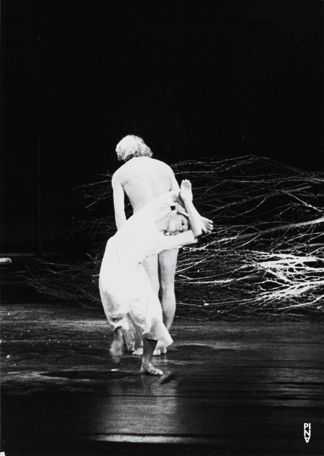Dominique Mercy and Marlis Alt in “Orpheus und Eurydike” by Pina Bausch