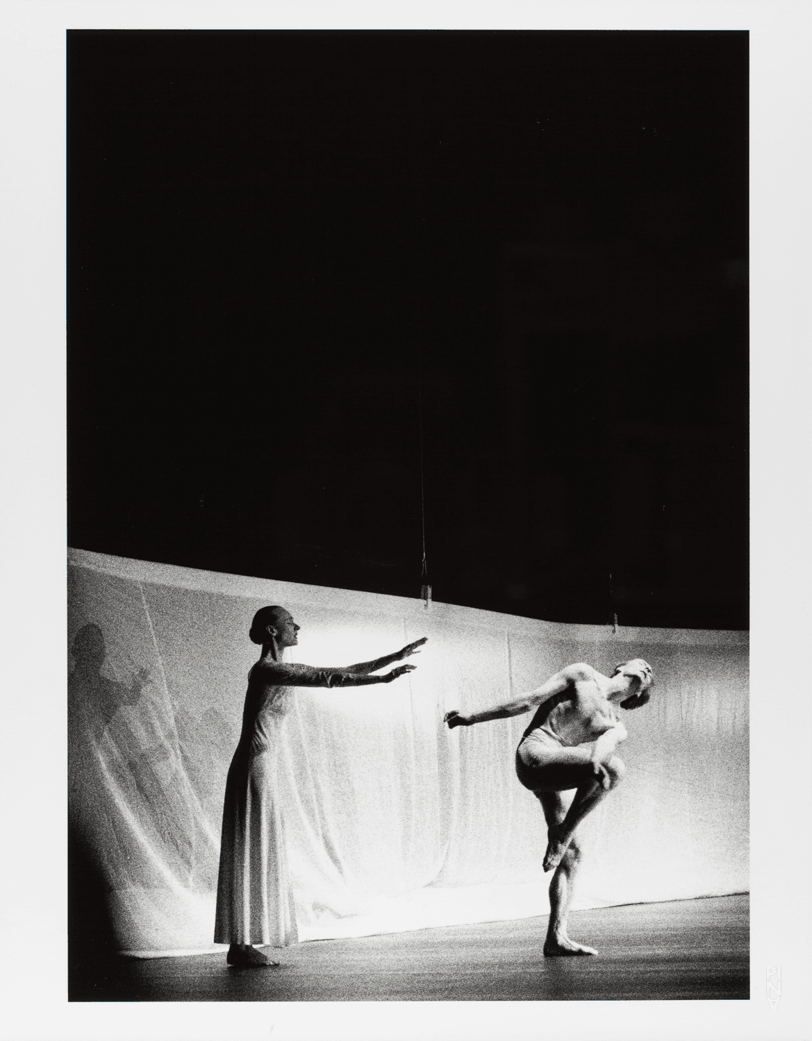 Julie Shanahan and Dominique Mercy in “Orpheus und Eurydike” by Pina Bausch