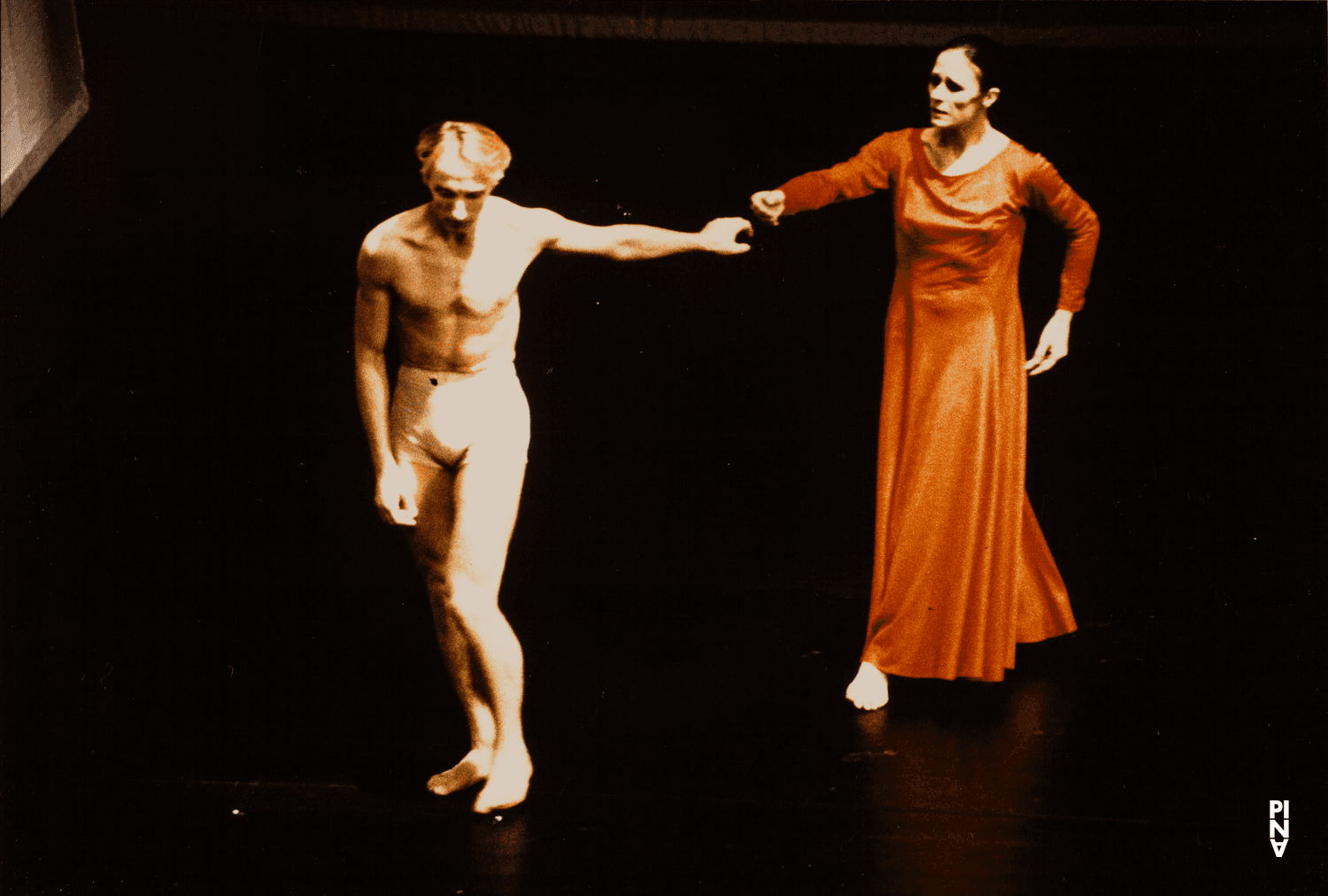 Dominique Mercy and Malou Airaudo in “Orpheus und Eurydike” by Pina Bausch