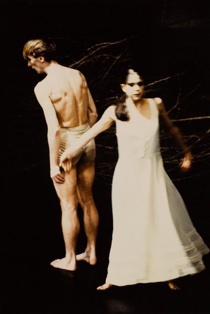 Dominique Mercy and Ruth Amarante in “Orpheus und Eurydike” by Pina Bausch