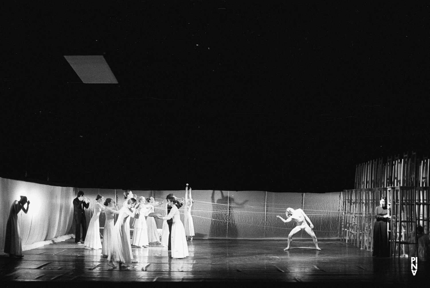Colleen Finneran-Meessmann and Dominique Mercy in “Orpheus und Eurydike” by Pina Bausch