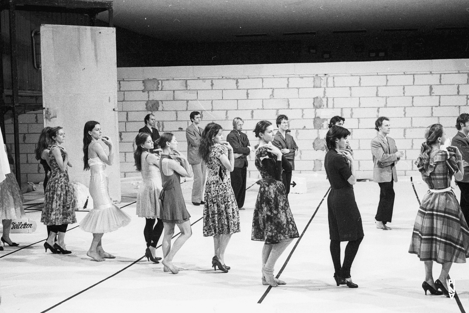 Photo de « Renate wandert aus (Renate quitte le pays) » de Pina Bausch