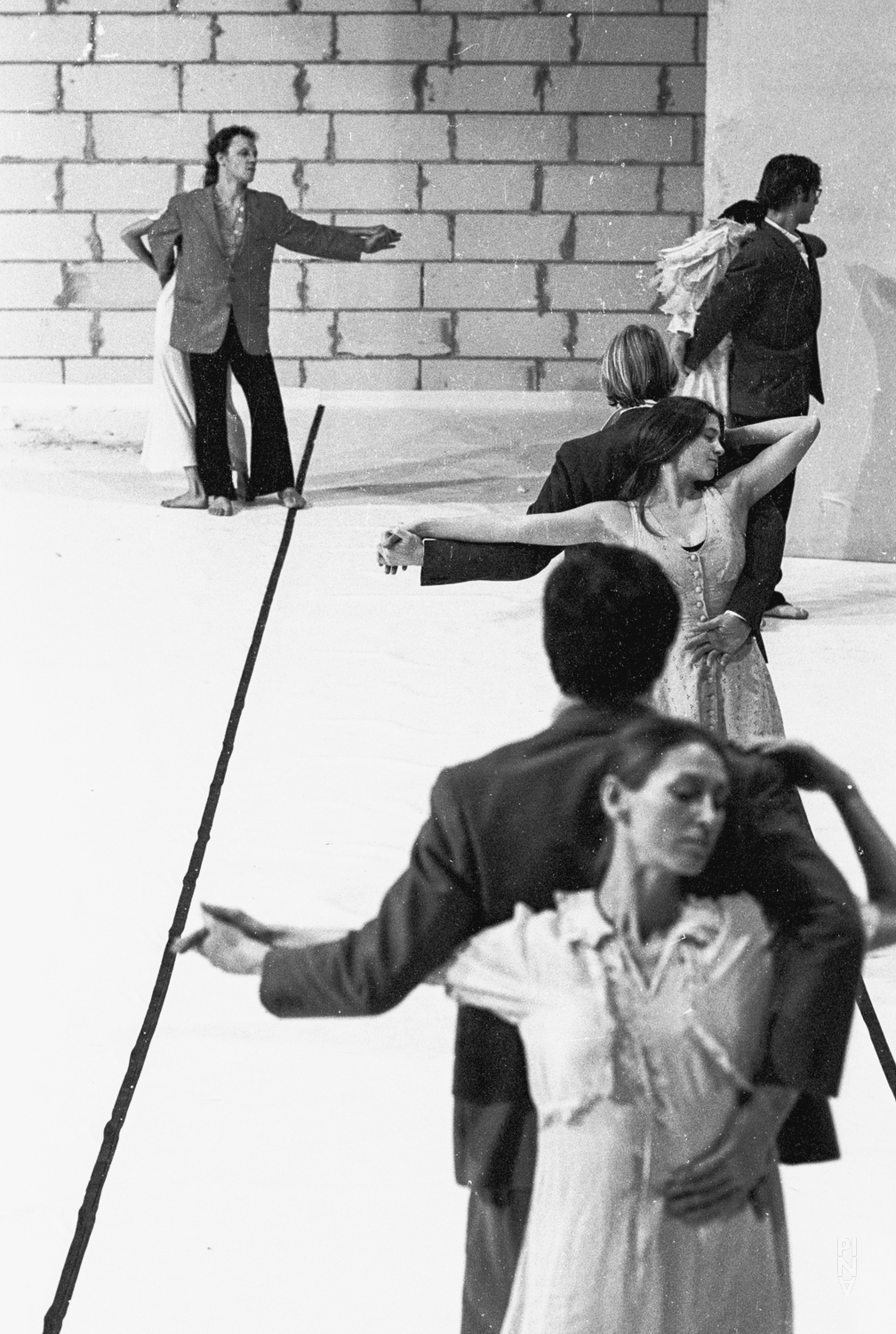 Photo de « Renate wandert aus (Renate quitte le pays) » de Pina Bausch, saison 1977/78