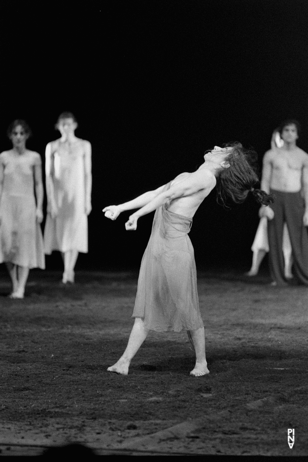 Beatrice Libonati in „Das Frühlingsopfer“ von Pina Bausch im Opernhaus Wuppertal, Spielzeit 1981/82