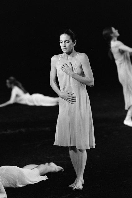 Meryl Tankard dans « Le Sacre du printemps » de Pina Bausch à l'Opernhaus Wuppertal, saison 1981/82