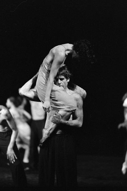 Ed Kortlandt in „Das Frühlingsopfer“ von Pina Bausch im Opernhaus Wuppertal, Spielzeit 1983/84
