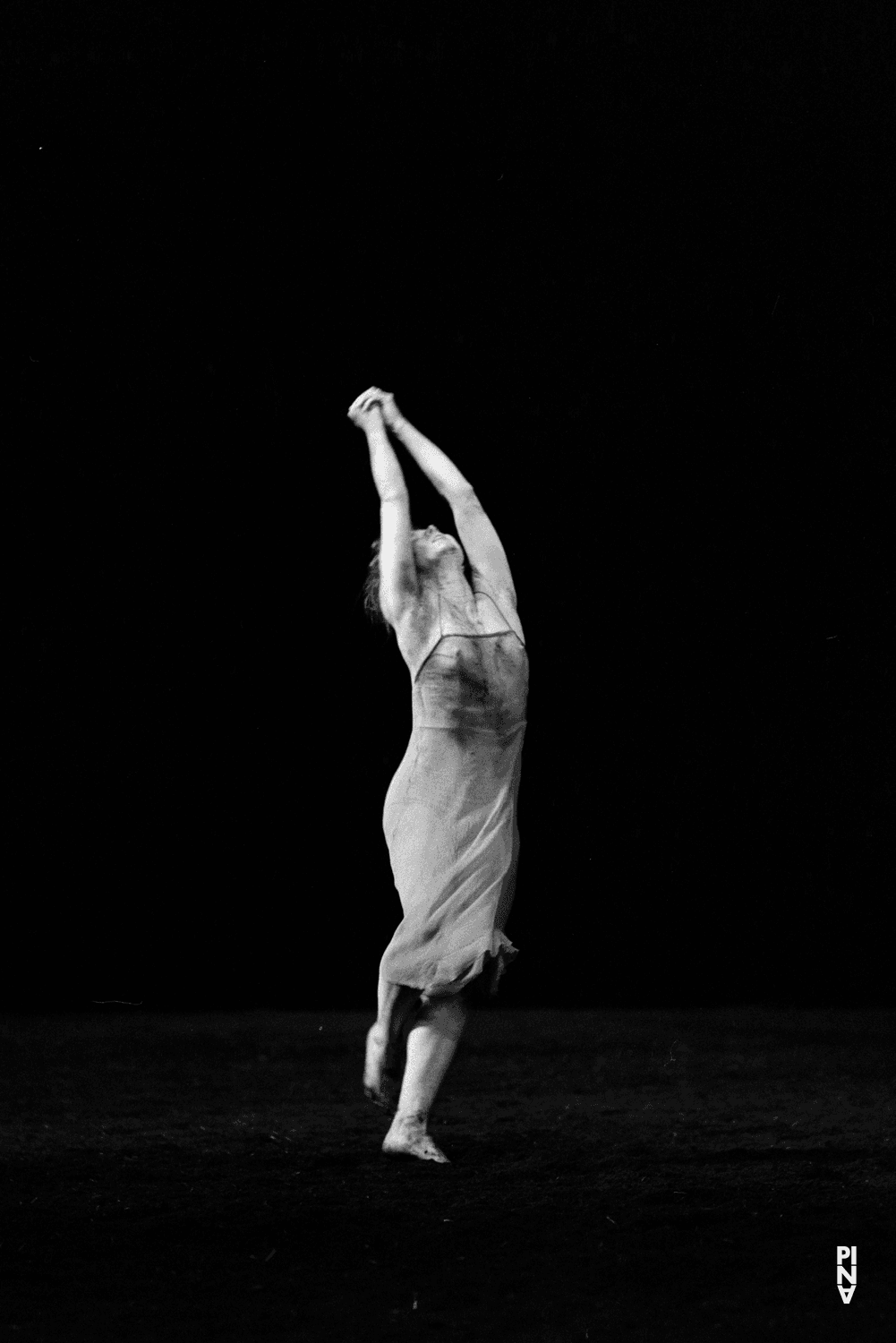 Josephine Ann Endicott in „Das Frühlingsopfer“ von Pina Bausch im Opernhaus Wuppertal, Spielzeit 1983/84