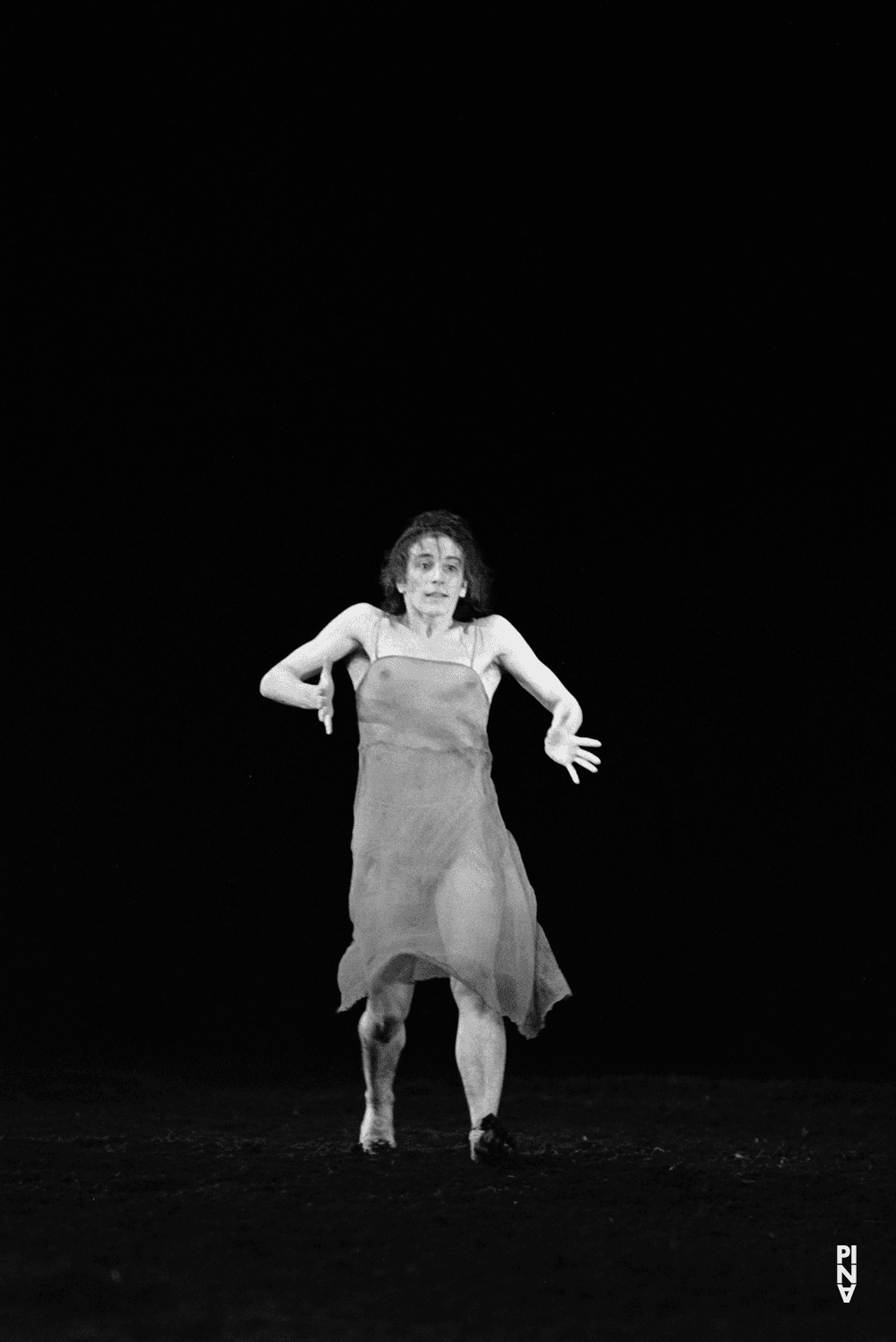 Beatrice Libonati in „Das Frühlingsopfer“ von Pina Bausch im Opernhaus Wuppertal, Spielzeit 1986/87