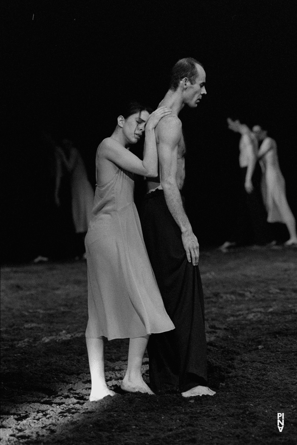 Daniel Condamines und Ruth Amarante in „Das Frühlingsopfer“ von Pina Bausch im Opernhaus Wuppertal, Spielzeit 1992/93