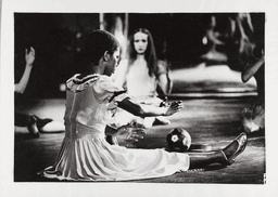 Elisabeth Clarke and Vivienne Newport in “The Seven Deadly Sins” by Pina Bausch at Opernhaus Wuppertal, season 1975/76 | Photo: Ulli Weiss © Pina Bausch Foundation, Ulli Weiss