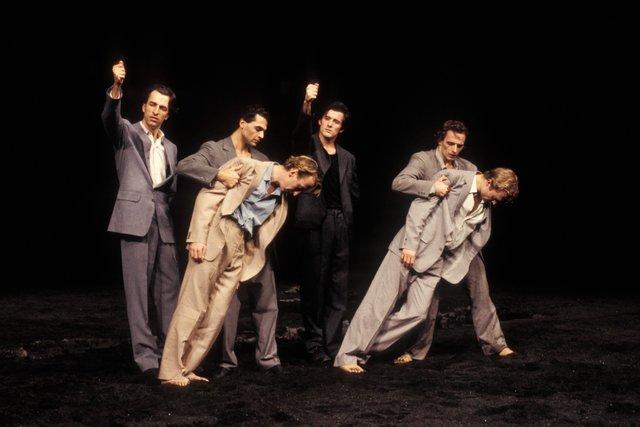 „Ein Trauerspiel“ von Pina Bausch mit Tanztheater Wuppertal im Théâtre de la Ville Paris (Frankreich), 7. Februar 1995