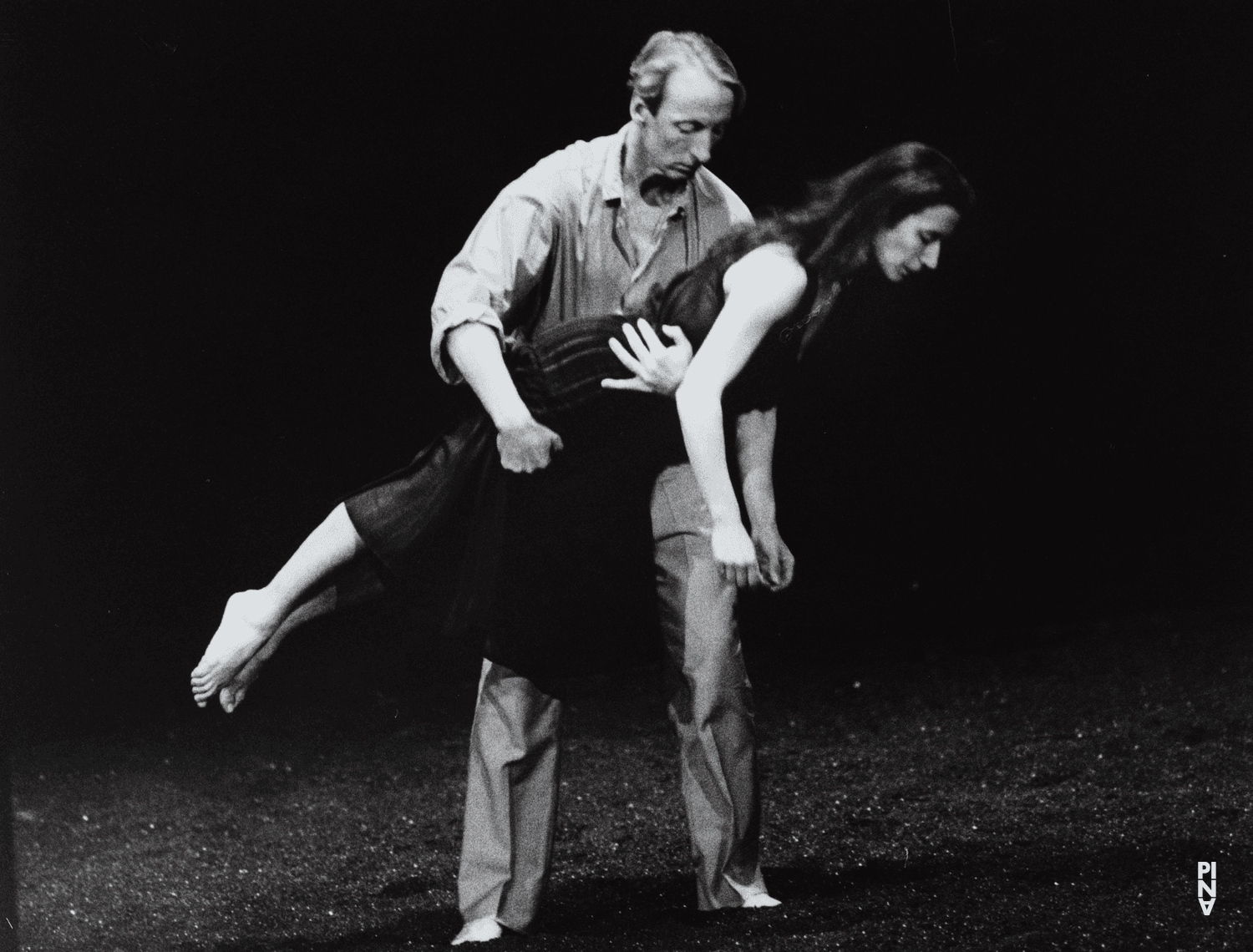 Beatrice Libonati und Dominique Mercy in „Ein Trauerspiel“ von Pina Bausch