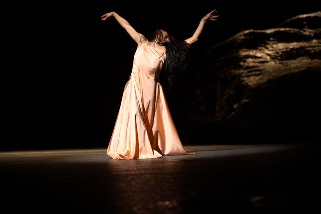 « Vollmond (Pleine lune) » de Pina Bausch avec Tanztheater Wuppertal au Schauspielhaus Wuppertal (Allemagne), 10 mai 2006