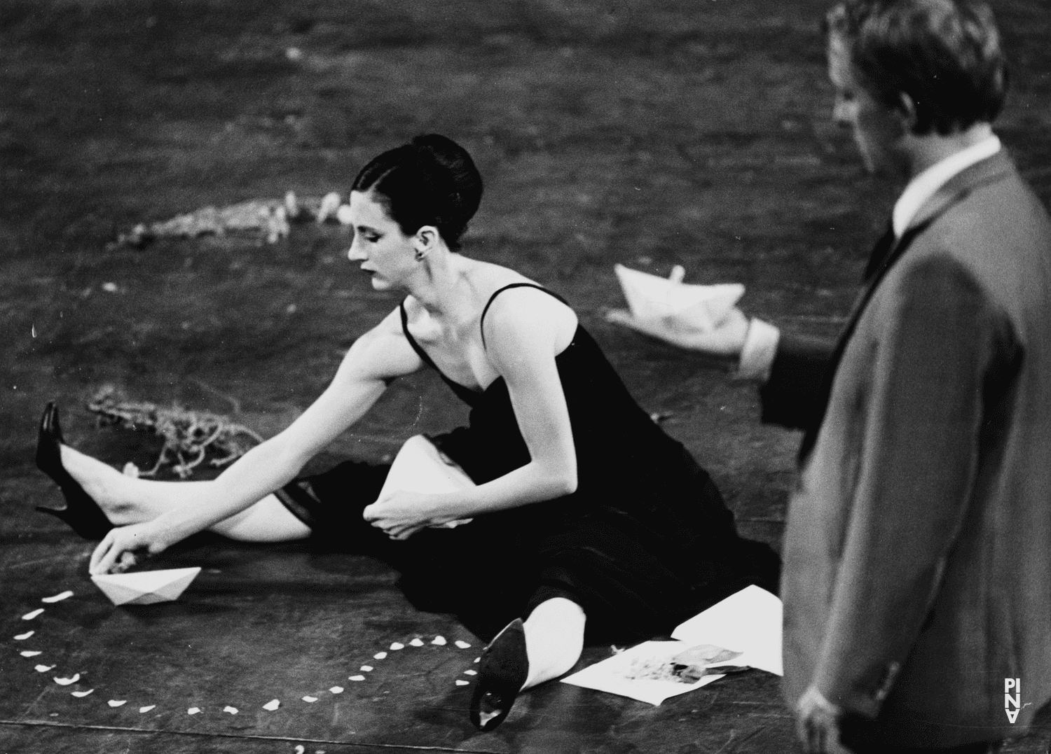 Janusz Subicz und Meryl Tankard in „Walzer“ von Pina Bausch im Koninklijk Theater Carré Amsterdam, Spielzeit 1981/82