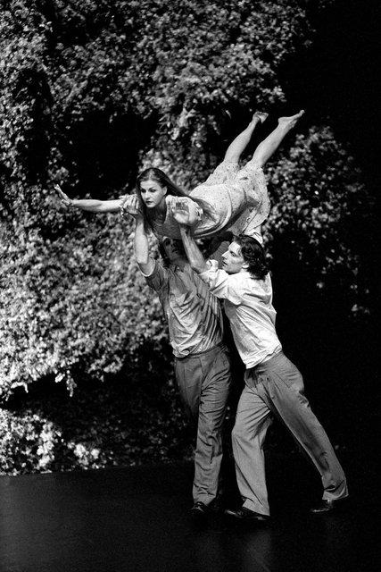 Pascal Merighi, Barbara Kaufmann and Michael Strecker in “Wiesenland” by Pina Bausch with Tanztheater Wuppertal at Théâtre de la Ville Paris (France), June 6, 2001